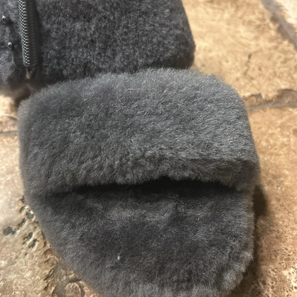 Ugg double strap platform fuzzy slides - Picture 5 of 7